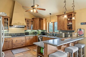 Unclassified image, 2 of 59, button