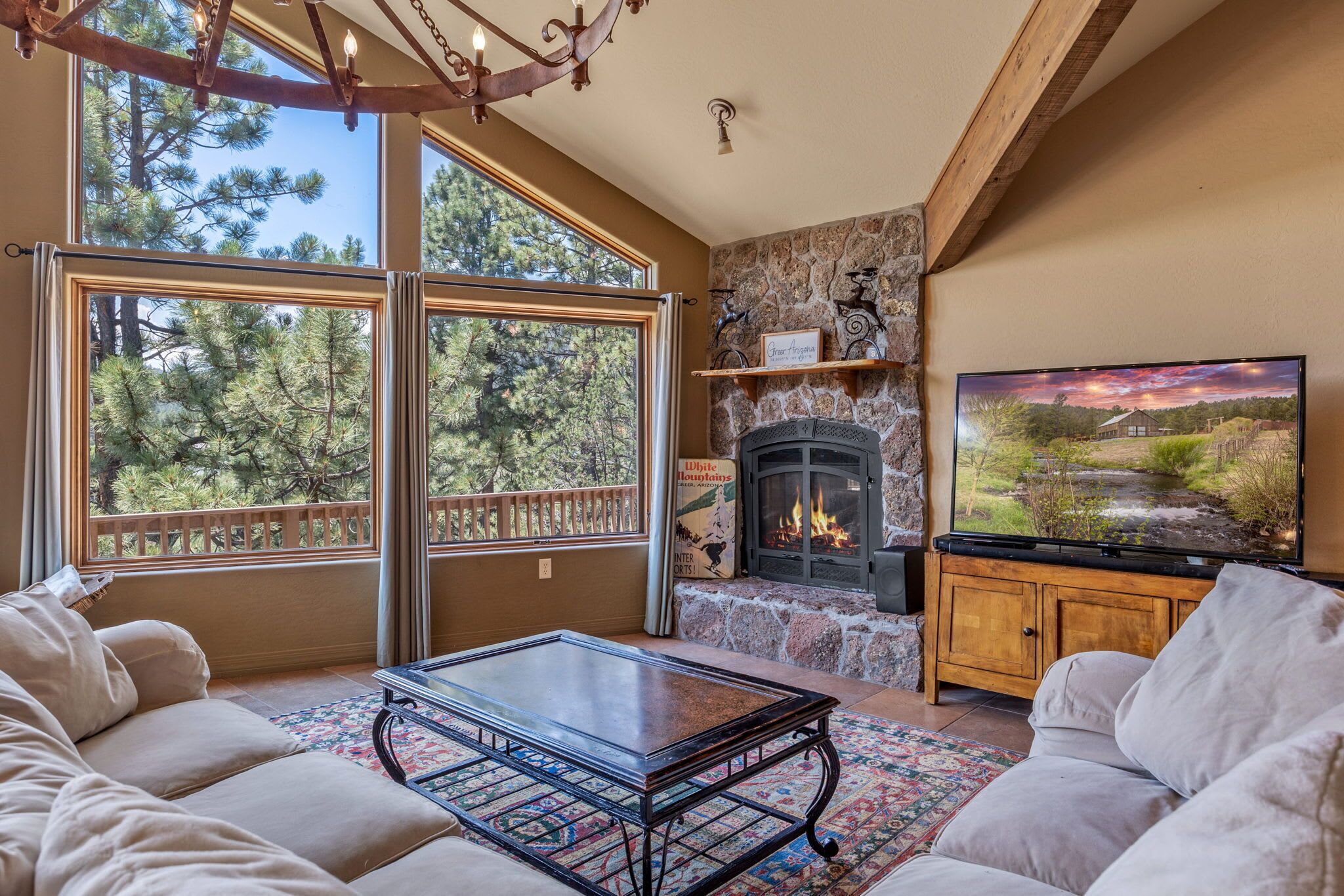 تلفزيون، مدفأة، كرة قدم الطاولة