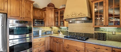 Refrigerador, microondas, horno, placa de cocina