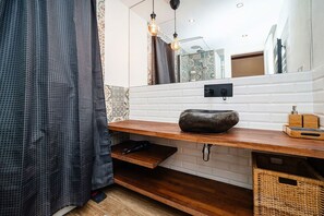 Hair dryer, towels