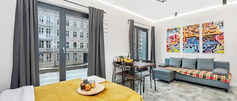 Appartement de base | 3 chambres, rideaux dâobscurcissement, systĂšme dâinsonorisation