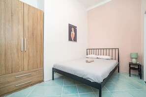 1 bedroom, free WiFi, bed sheets