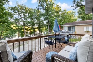 Outdoor dining - Tackle Box 21 • Reel Cozy Cabin • Slip + Kayaks (Sunrise Beach)