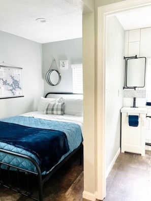 1 bedroom, iron/ironing board, WiFi, bed sheets