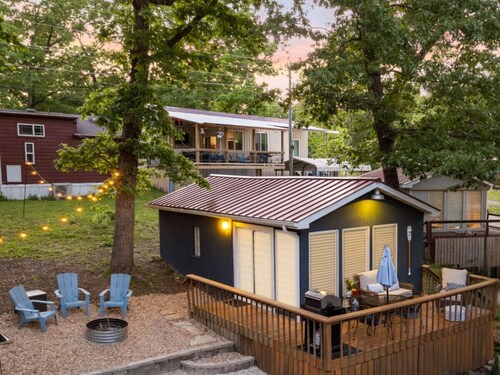 Tackle Box 21 • Reel Cozy Cabin • Slip + Kayaks