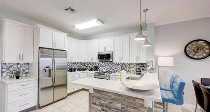 Disney's 15-mile holiday getaway / 3 suites