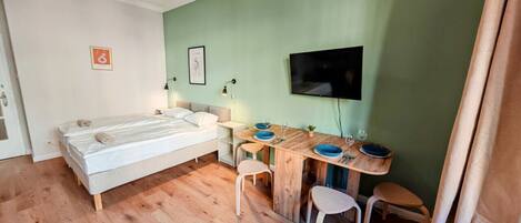 2 chambres, fer et planche à repasser, Wi-Fi gratuit, draps fournis