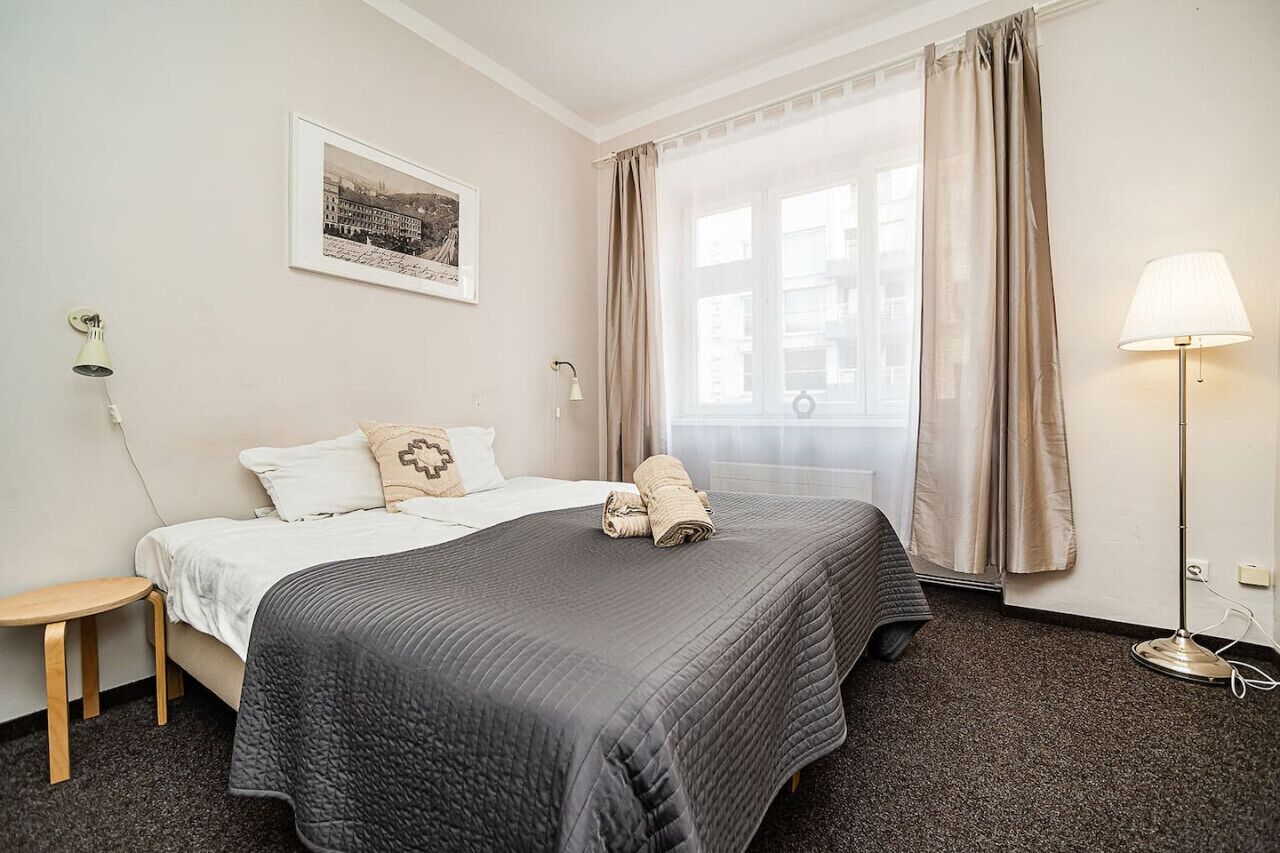 2 habitaciones, tabla de planchar con plancha, wifi y ropa de cama 