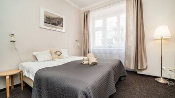 2 habitaciones, tabla de planchar con plancha, wifi y ropa de cama