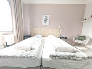 Bügeleisen/Bügelbrett, kostenloses WLAN, Bettwäsche