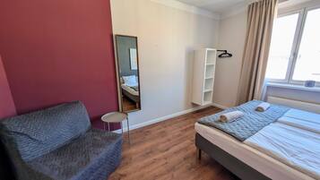 2 bedrooms, iron/ironing board, free WiFi, bed sheets