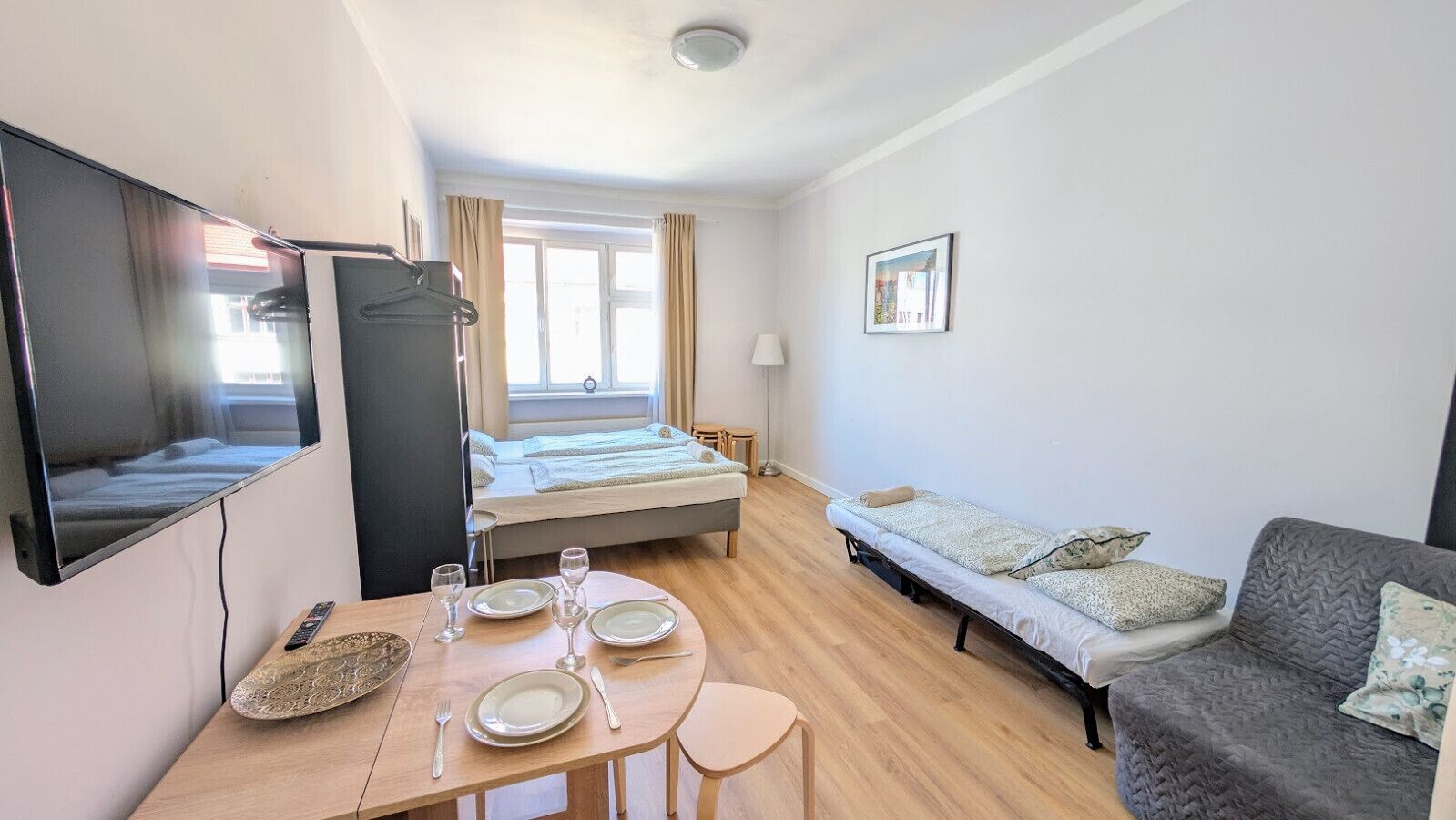 2 bedrooms, iron/ironing board, WiFi, bed sheets