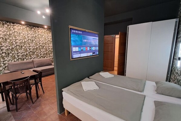 1 bedroom, iron/ironing board, WiFi, bed sheets