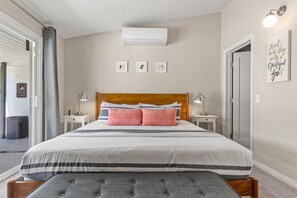3 dormitorios, tabla de planchar con plancha, wifi gratis y ropa de cama