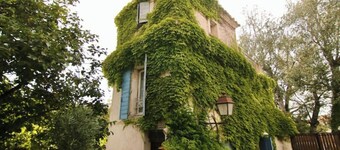 Le Pigeonnier, a tower in the heart of the rivers