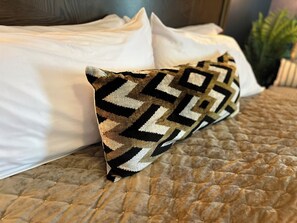5 Schlafzimmer, Bügeleisen/Bügelbrett, kostenloses WLAN, Bettwäsche