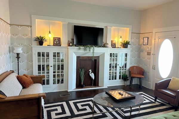 Smart TV, table tennis