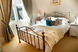 10 Schlafzimmer, Bügeleisen/Bügelbrett, WLAN, Bettwäsche