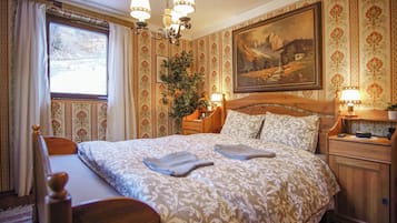 6 bedrooms, iron/ironing board, free WiFi, bed sheets