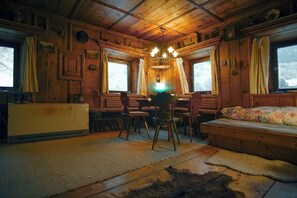 6 Schlafzimmer, Bügeleisen/Bügelbrett, kostenloses WLAN, Bettwäsche