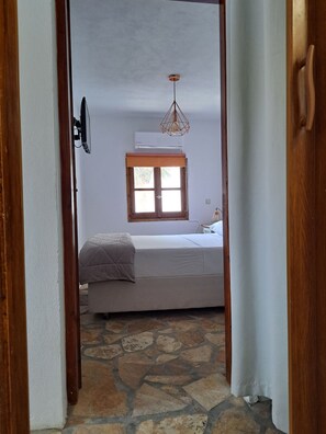 1 bedroom, iron/ironing board, free WiFi, bed sheets - SILVER MOON at Agia Marina Leros (Leros)