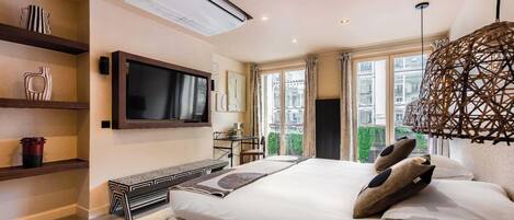 5 slaapkamers, een bureau, een strijkplank/strijkijzer, gratis wifi