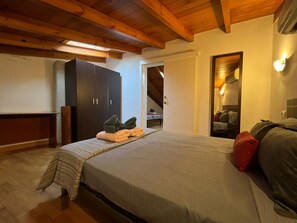 2 chambres, fer et planche à repasser, Wi-Fi, draps fournis