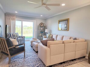TV - Marshfront Condo in Private Inlet Point.  Beautifully Renovated w/ Pool! (Pawleys Island)