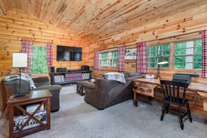 TV, peis og kontorer