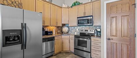 Micro-ondes, four, lave-vaisselle, cafetière/bouilloire