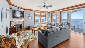Smart TV, fireplace - WV24 Kiteboarding Paradise by First Flight Rentals (Rodanthe)