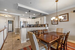 Dining - Dawn Patrol OBX - 3M is a beautiful oceanfront 3 bedroom townhouse (2 level) condo (Kill Devil Hills)