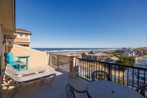 Outdoor dining - CSC4E High Roller by First Flight Rentals (Kill Devil Hills)