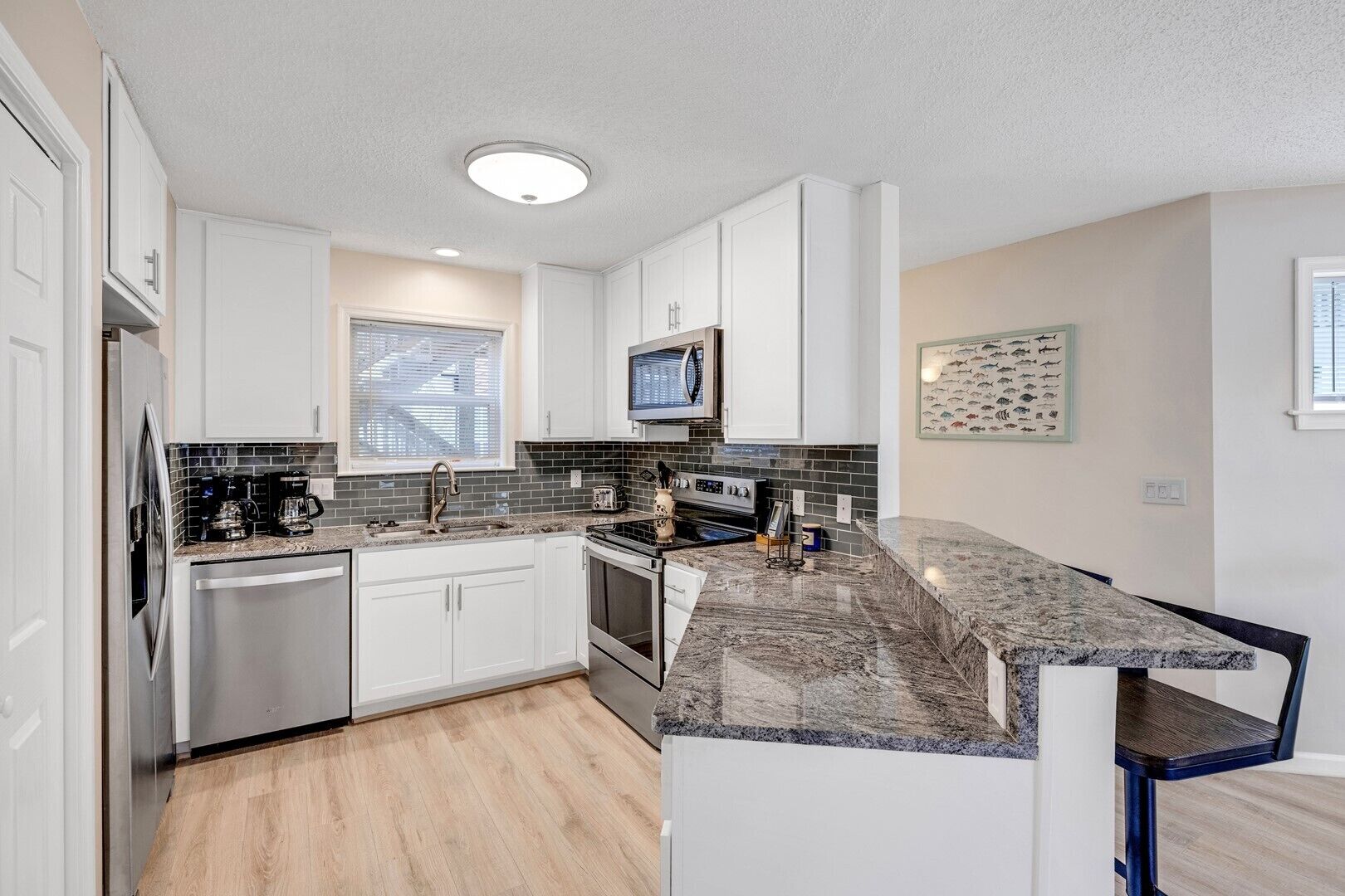 電子レンジ、オーブン、コンロ、食器洗い機