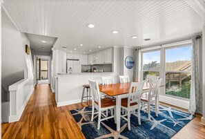 Dining - QB1 Michele's Seashell by First Flight Rentals (Nags Head)