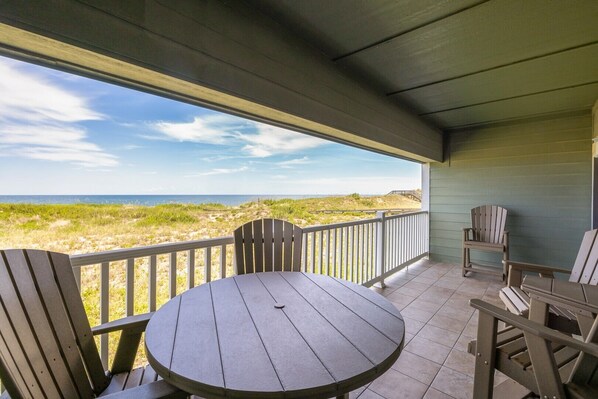 Outdoor dining - 107 Tranquil Treasure by First Flight Rentals (Kill Devil Hills)