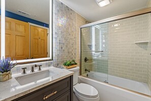 Douche, séchoir à cheveux