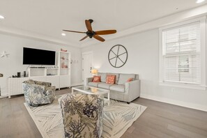 Smart TV - SC301- Langman's Sea Cabin by First Flight Rentals (Kill Devil Hills)