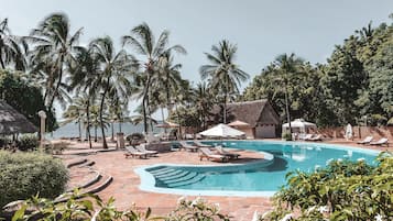 3 outdoor pools, open 6:30 AM to 6:00 PM, pool umbrellas, pool loungers