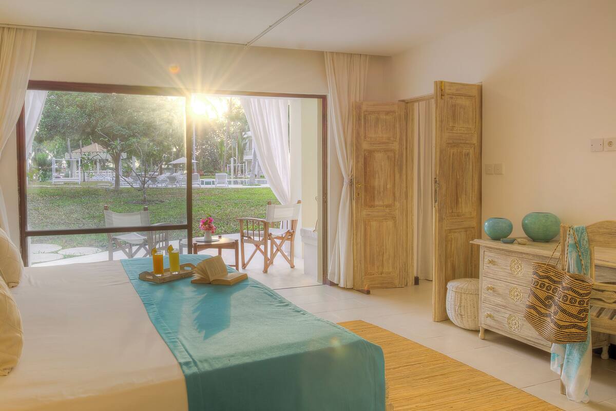 Deluxe Oda | Minibar, odada kasa, masa, dizüstü bilgisayar çalışma alanı 