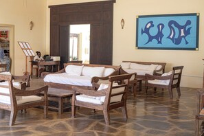 5 間酒吧/酒廊、池畔酒吧、海灘酒吧