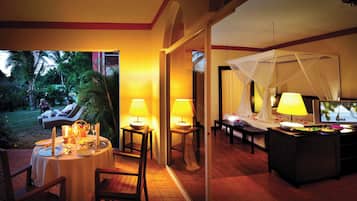 Junior Suite with private pool | Pemandangan dari bilik