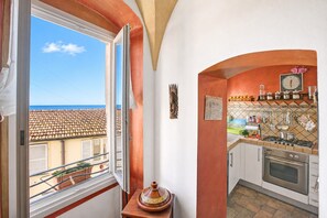 Standard-huoneisto, 2 makuuhuonetta, parveke (Like A Dream in Sanremo, Flat with) | Yksityinen keittiö