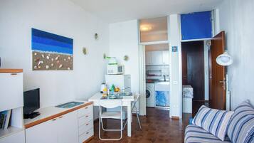 Apartemen Keluarga, 1 kamar tidur, balkon (Sole Surf E Relax, Sea-View Balcony) | Area keluarga