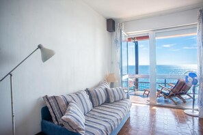 Family Apartment, Multiple Bedrooms (Sole Surf E Relax) | Living area | 21-inch flat-screen TV with cable channels, TV - Sole Surf E Relax (Sanremo)