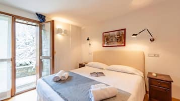 Family Apartment, Multiple Bedrooms, 2 Bathrooms (Plan Gorret Beautiful Flat In) | 2 bedrooms, iron/ironing board, free WiFi, bed sheets