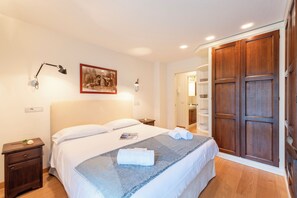 家庭公寓, 多間臥室, 2 間浴室 (Plan Gorret Beautiful Flat In) | 2 間臥室、熨斗/熨衣板、免費無線上網、床單