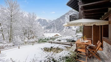 Family Apartment, Multiple Bedrooms, 2 Bathrooms (Plan Gorret Beautiful Flat In) | Outdoor dining