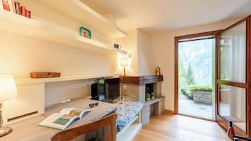 Family Apartment, Multiple Bedrooms (Plan Gorret Wonderful Flat In) | Interior