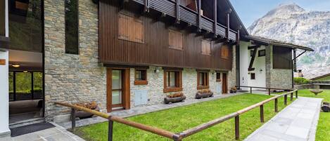 อพาร์ทเมนท์สำหรับครอบครัว, หลายห้องนอน (Plan Gorret Wonderful Flat In) | บริเวณภายนอก